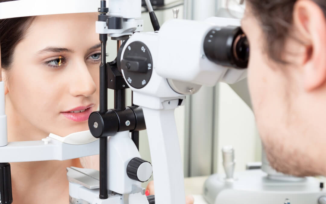 8 Signs You Need to Go to the Versailles Eye Clinic