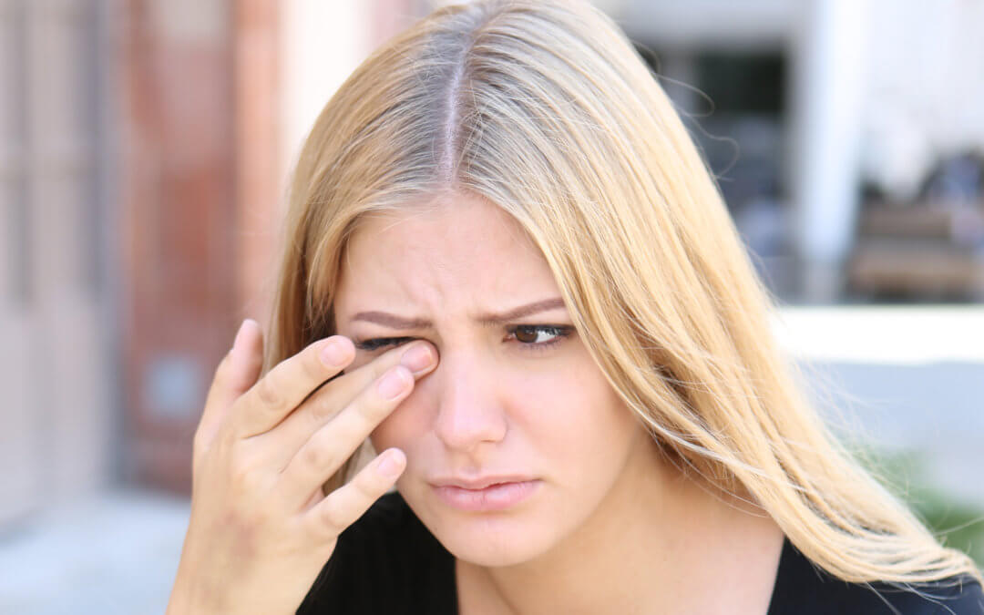 What Is Dry Eye Syndrome? Symptoms, Causes and Treatment