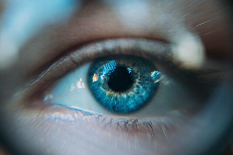 what does 20 40 vision mean